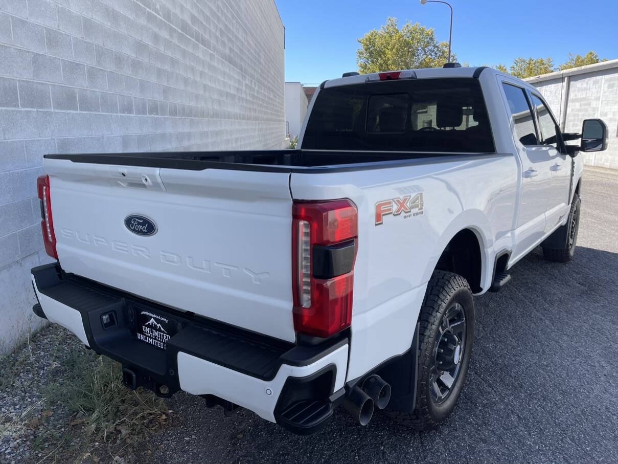 Used 2023 Ford F350 Lariat w/ Lariat Ultimate Package AWD/4WD image 5