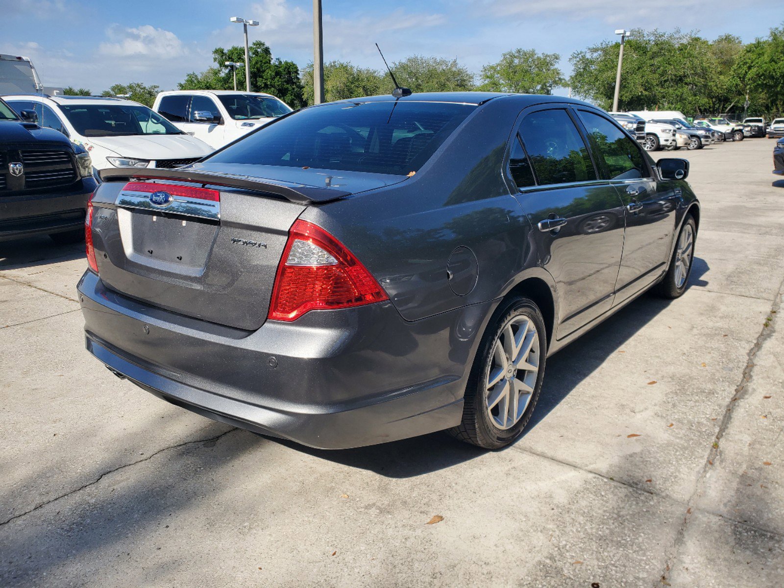 Used 2012 Ford Fusion SEL FWD image 3