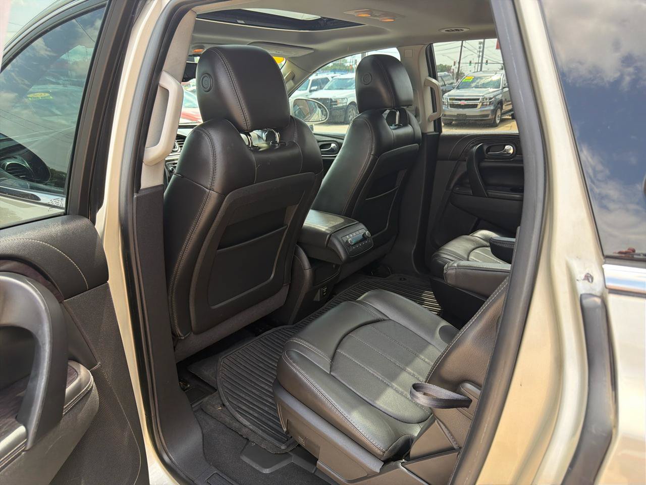 Used 2015 Buick Enclave Premium w/ Experience Buick Package FWD image 34