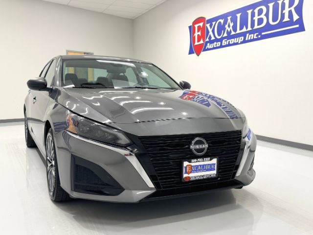Used 2025 Nissan Altima 2.5 SV FWD image 2