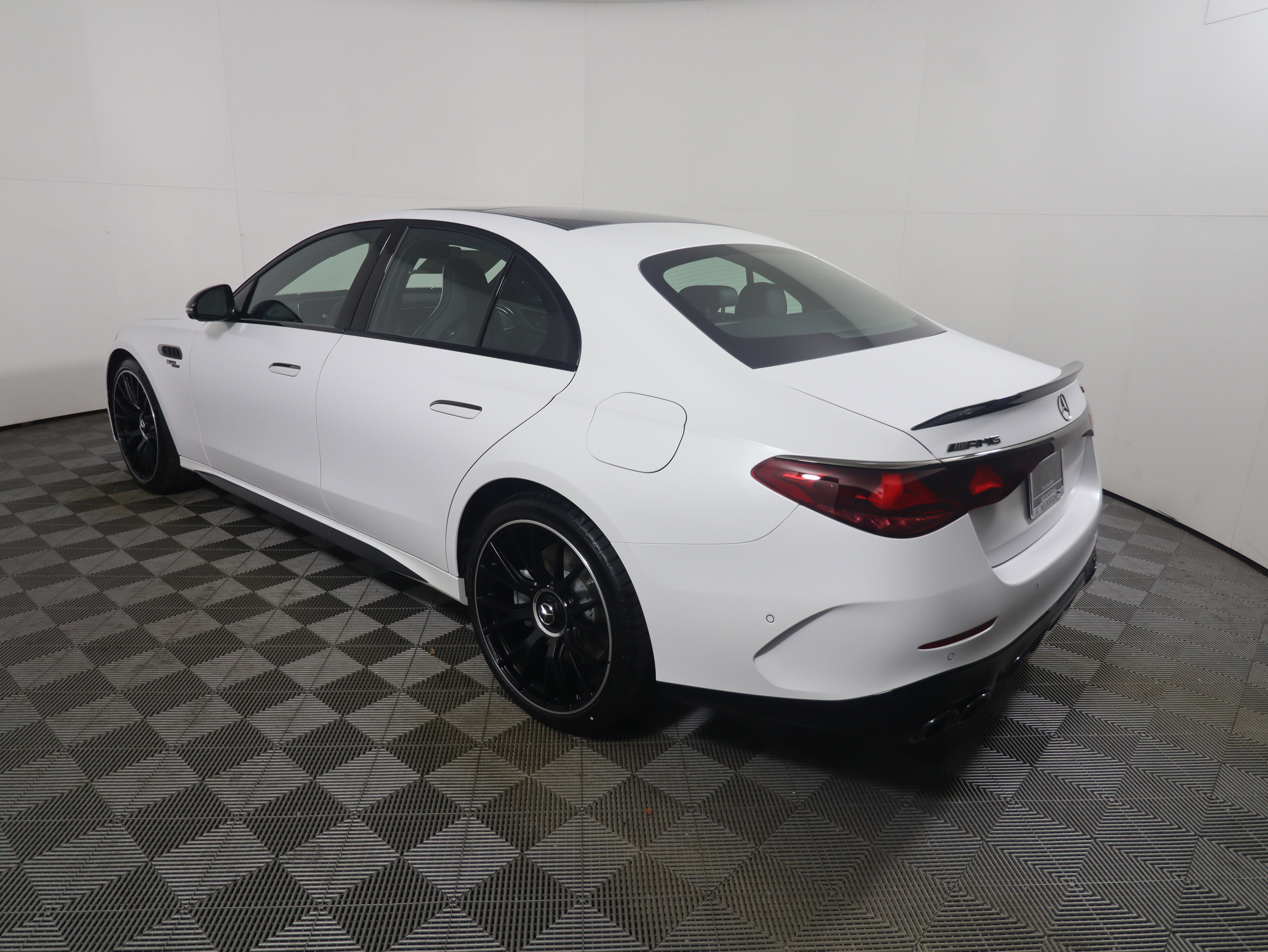 New 2026 Mercedes-Benz E 53 AMG e 4MATIC Sedan image 3