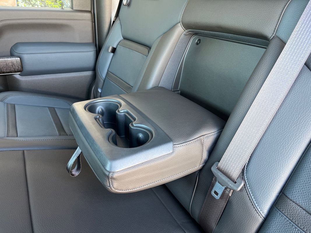 Used 2022 GMC Sierra 3500 Denali w/ Technology Package AWD/4WD image 27