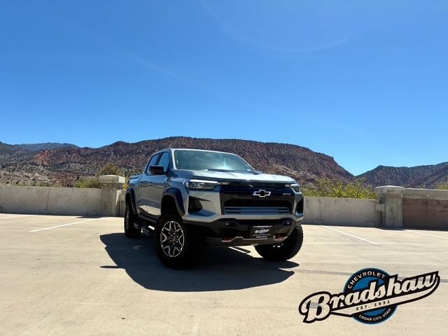 Used 2024 Chevrolet Colorado ZR2 w/ Safety Package AWD/4WD image 2