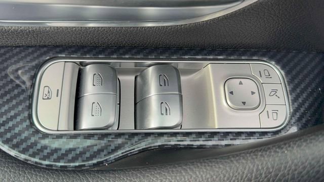 Used 2023 Mercedes-Benz GLS 450 4MATIC image 17