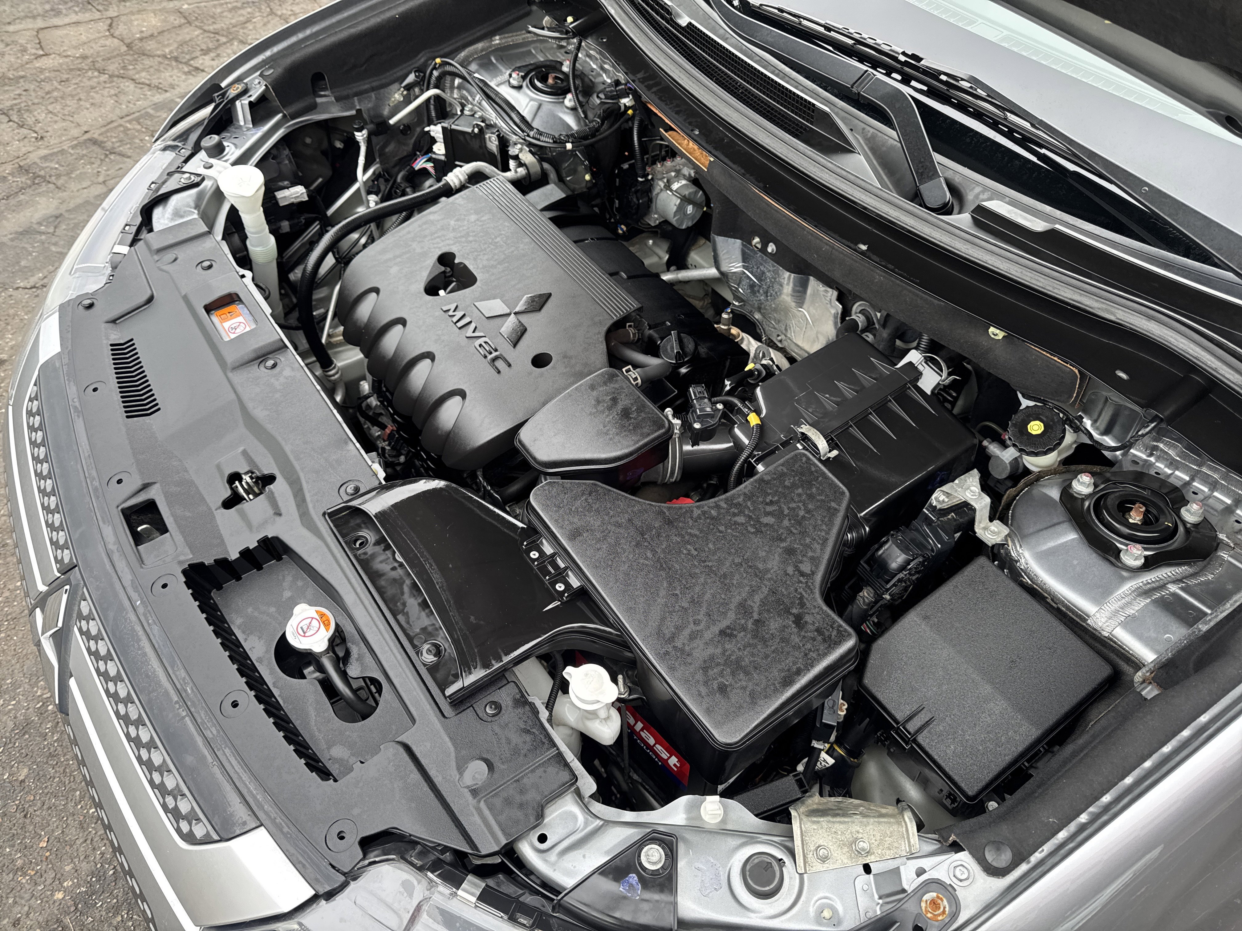 Used 2020 Mitsubishi Outlander SE image 12