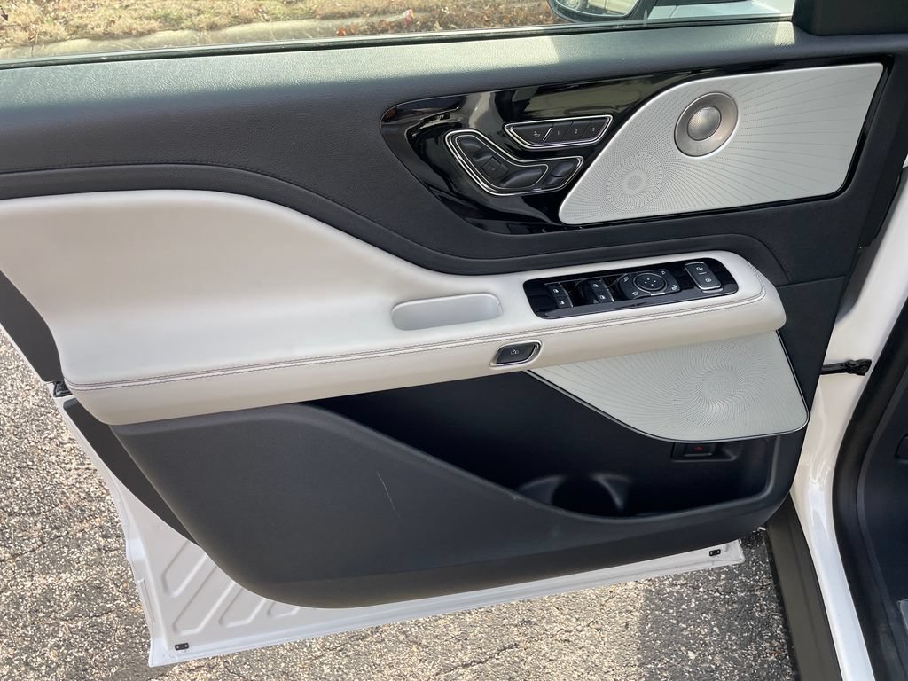 New 2026 Lincoln Aviator Reserve AWD/4WD image 6