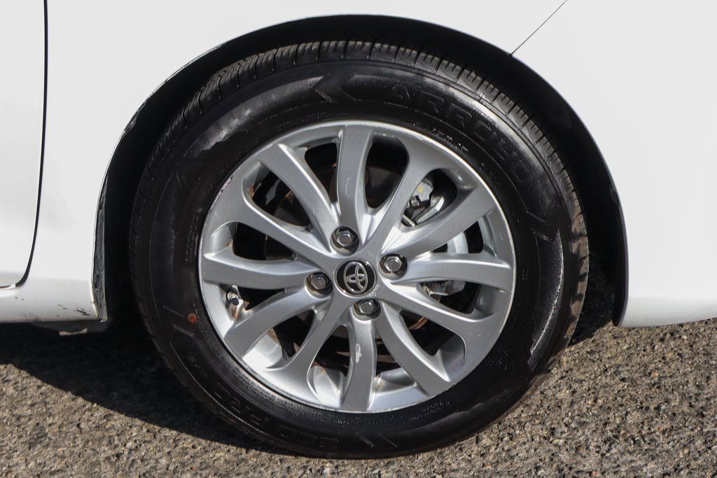Used 2018 Toyota Yaris LE w/ Carpet Mat Package FWD image 37