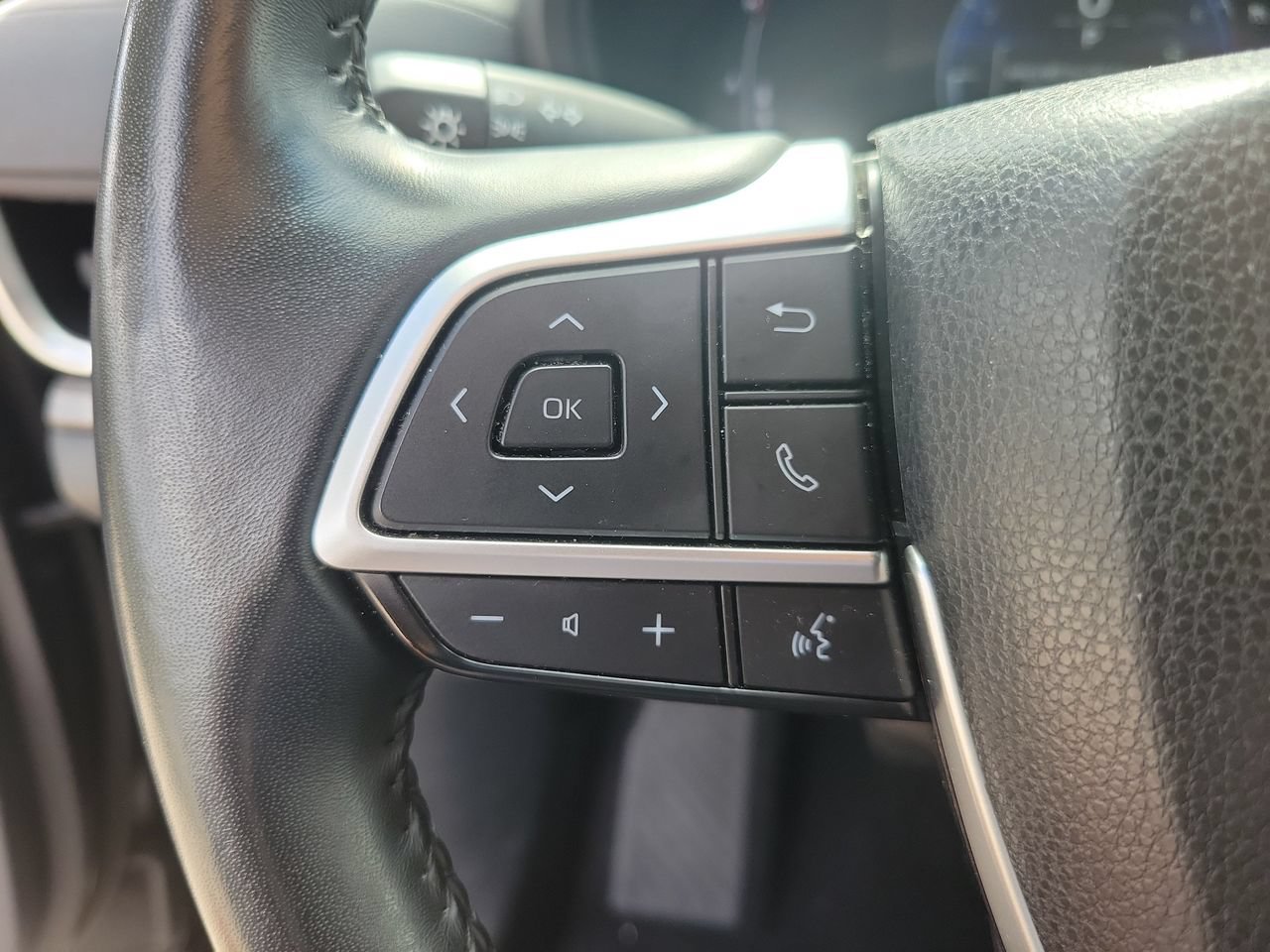 Used 2025 Toyota Grand Highlander FWD image 19