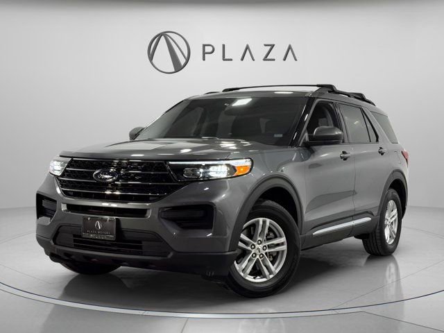Used 2023 Ford Explorer XLT image 1
