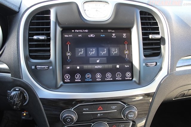 Used 2017 Chrysler 300 Limited AWD/4WD image 12