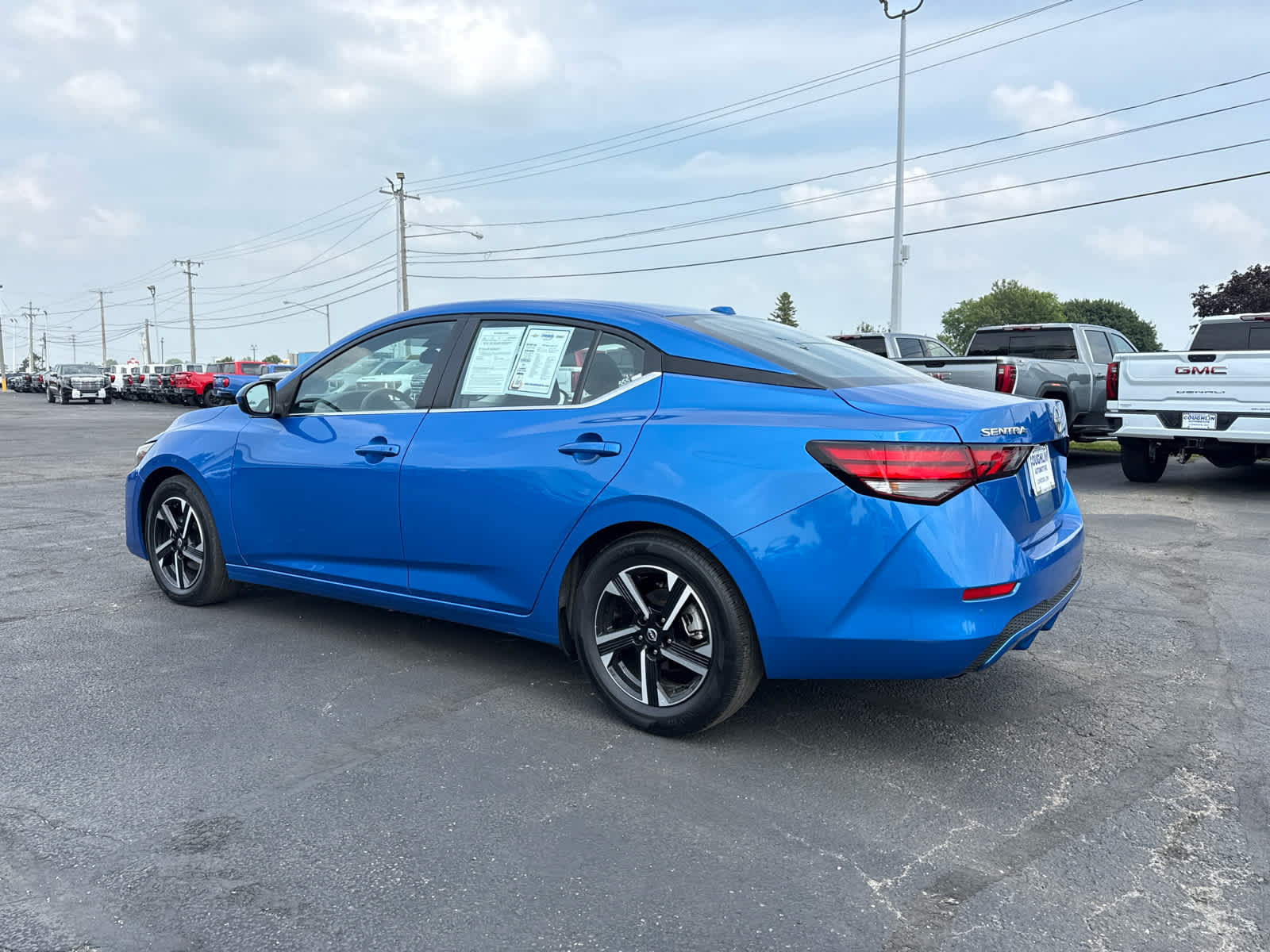 Used 2025 Nissan Sentra SV FWD image 3