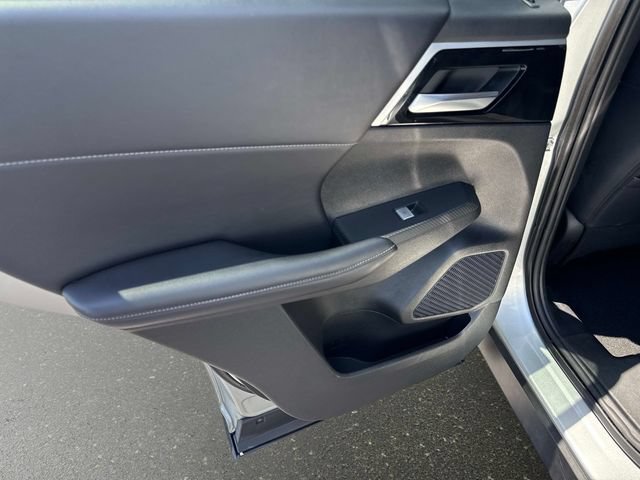 Used 2024 Mitsubishi Outlander SE FWD image 11