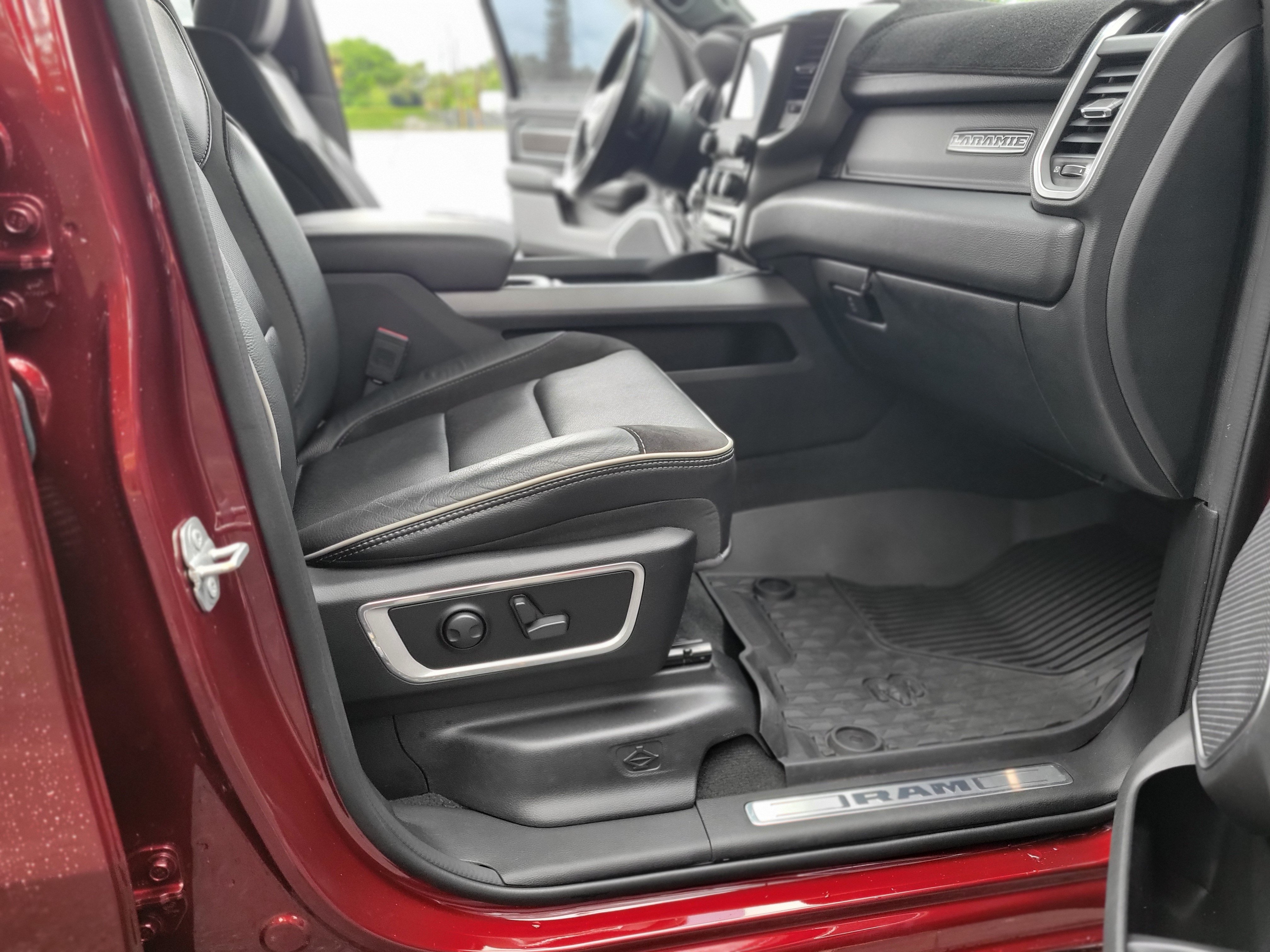 Used 2022 RAM 1500 Laramie w/ Sport Appearance Package AWD/4WD image 36