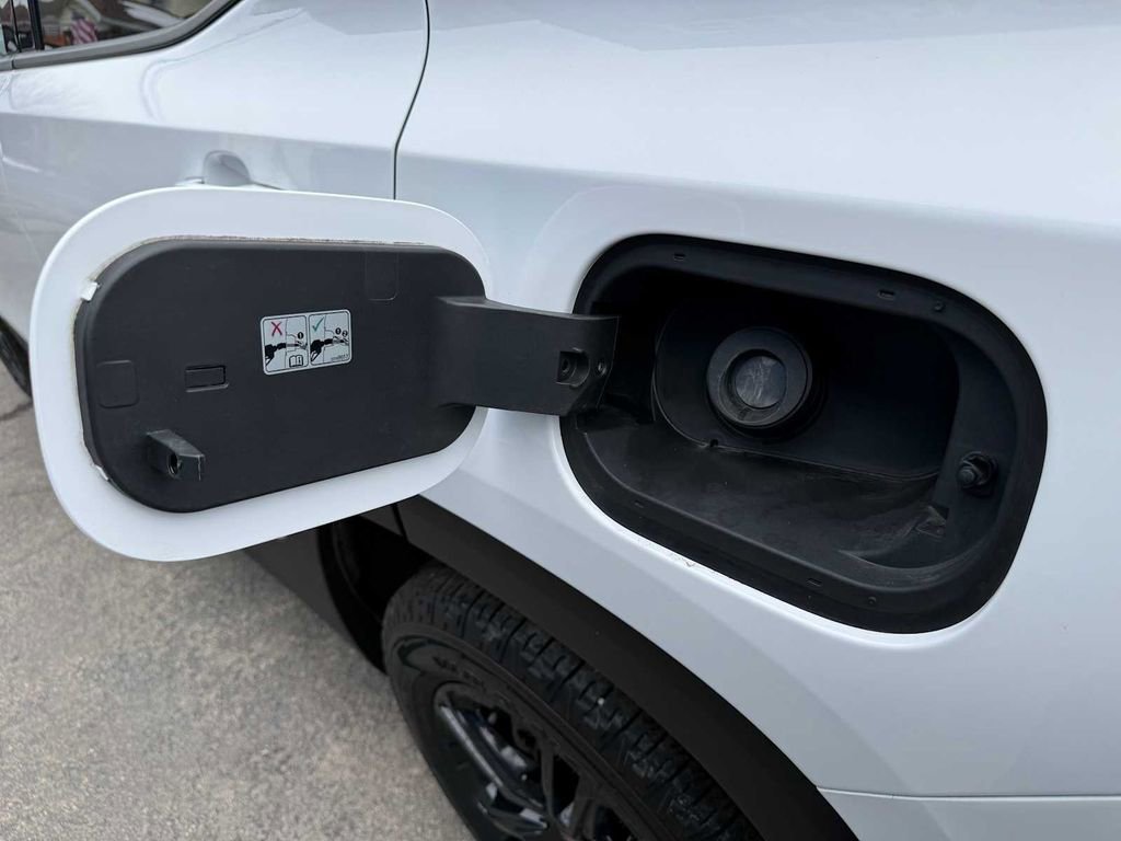 Used 2023 GMC Terrain AT4 image 25