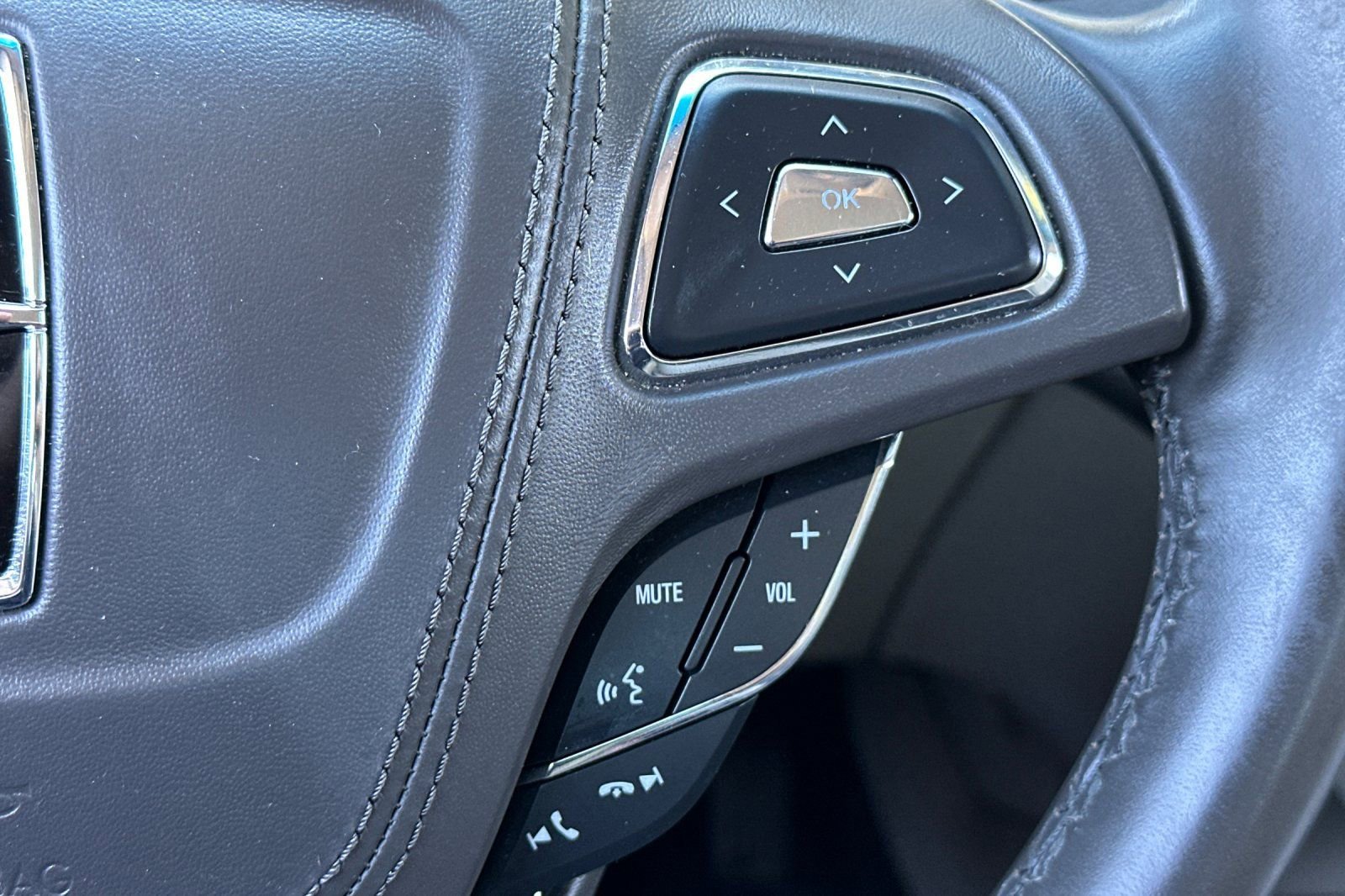 Used 2019 Lincoln MKZ Reserve FWD image 26