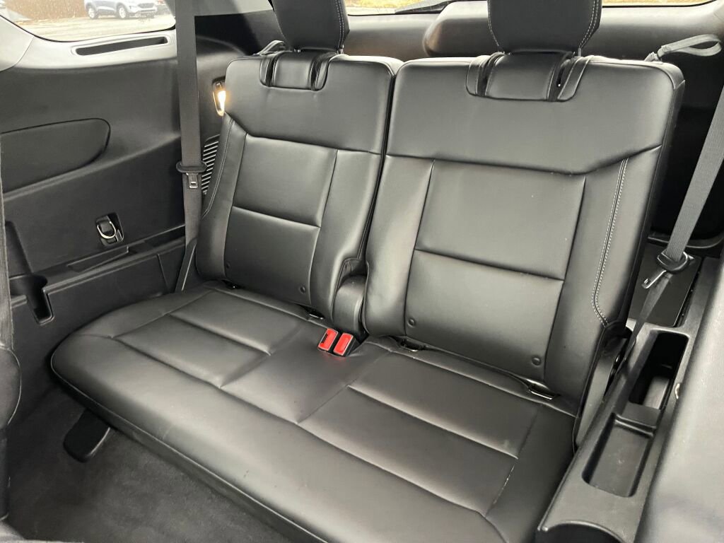 Used 2022 Ford Explorer XLT w/ Equipment Group 202A image 14