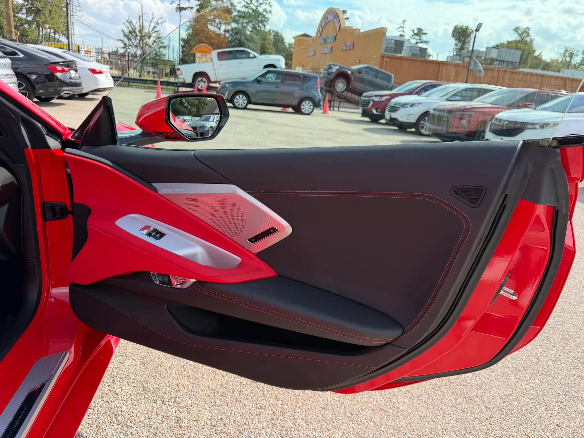 Used 2022 Chevrolet Corvette Stingray Preferred Cpe w/ Z51 Performance Package RWD image 19