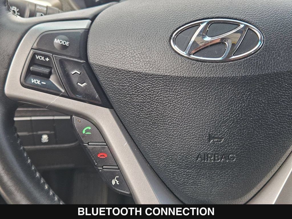 Used 2017 Hyundai Veloster Value Edition FWD image 22