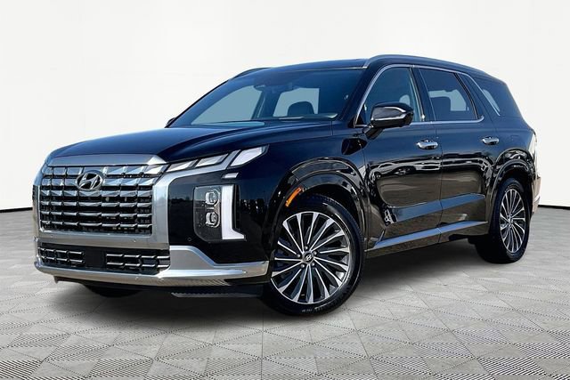 Used 2023 Hyundai Palisade Calligraphy image 2