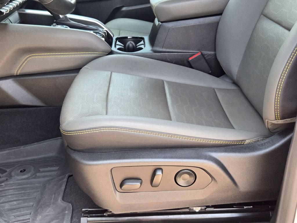 Certified 2024 Chevrolet Colorado ZR2 w/ ZR2 Convenience Package III AWD/4WD image 23