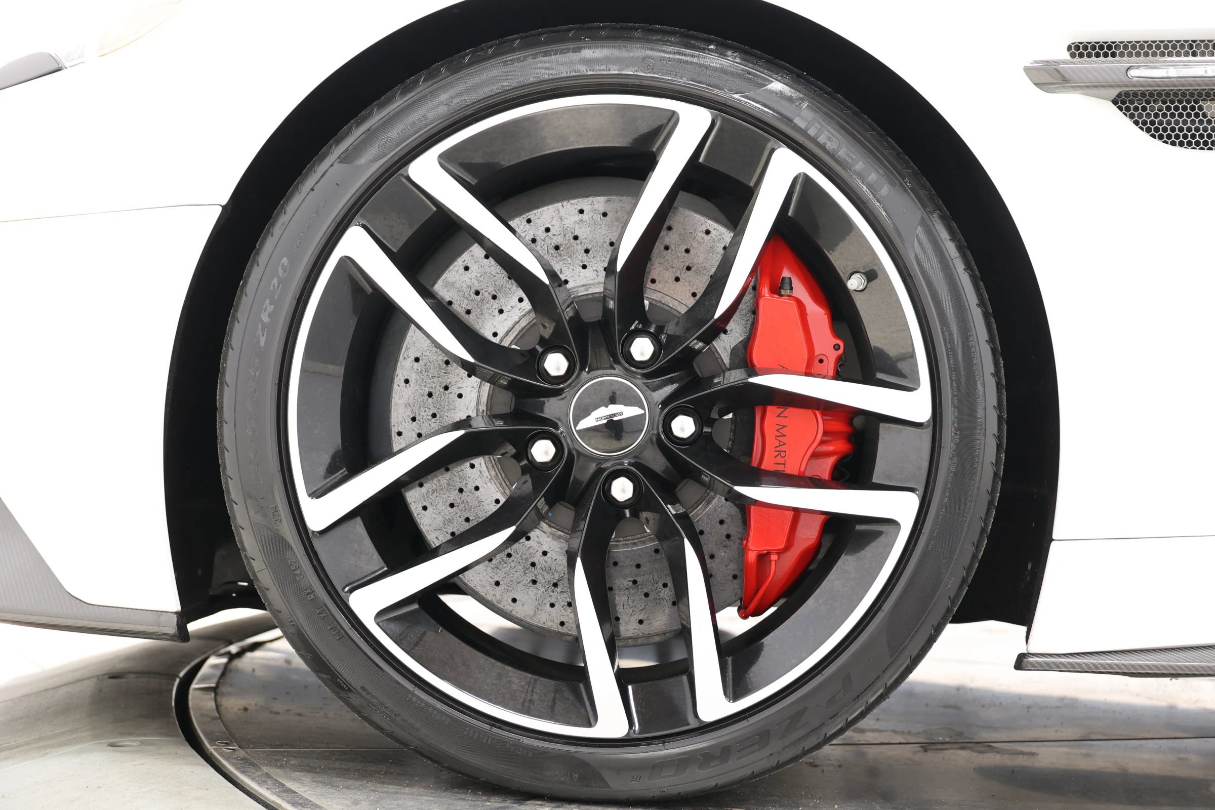 Used 2015 Aston Martin Vanquish Volante RWD image 84
