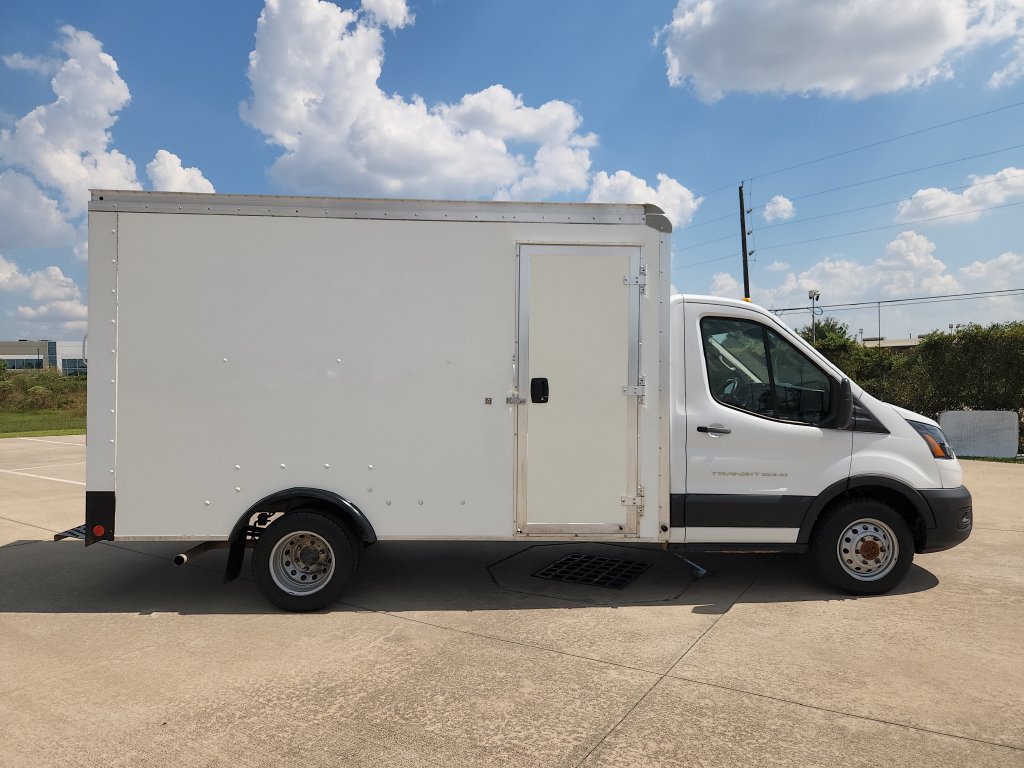 Used 2023 Ford Transit 350 DRW RWD image 4
