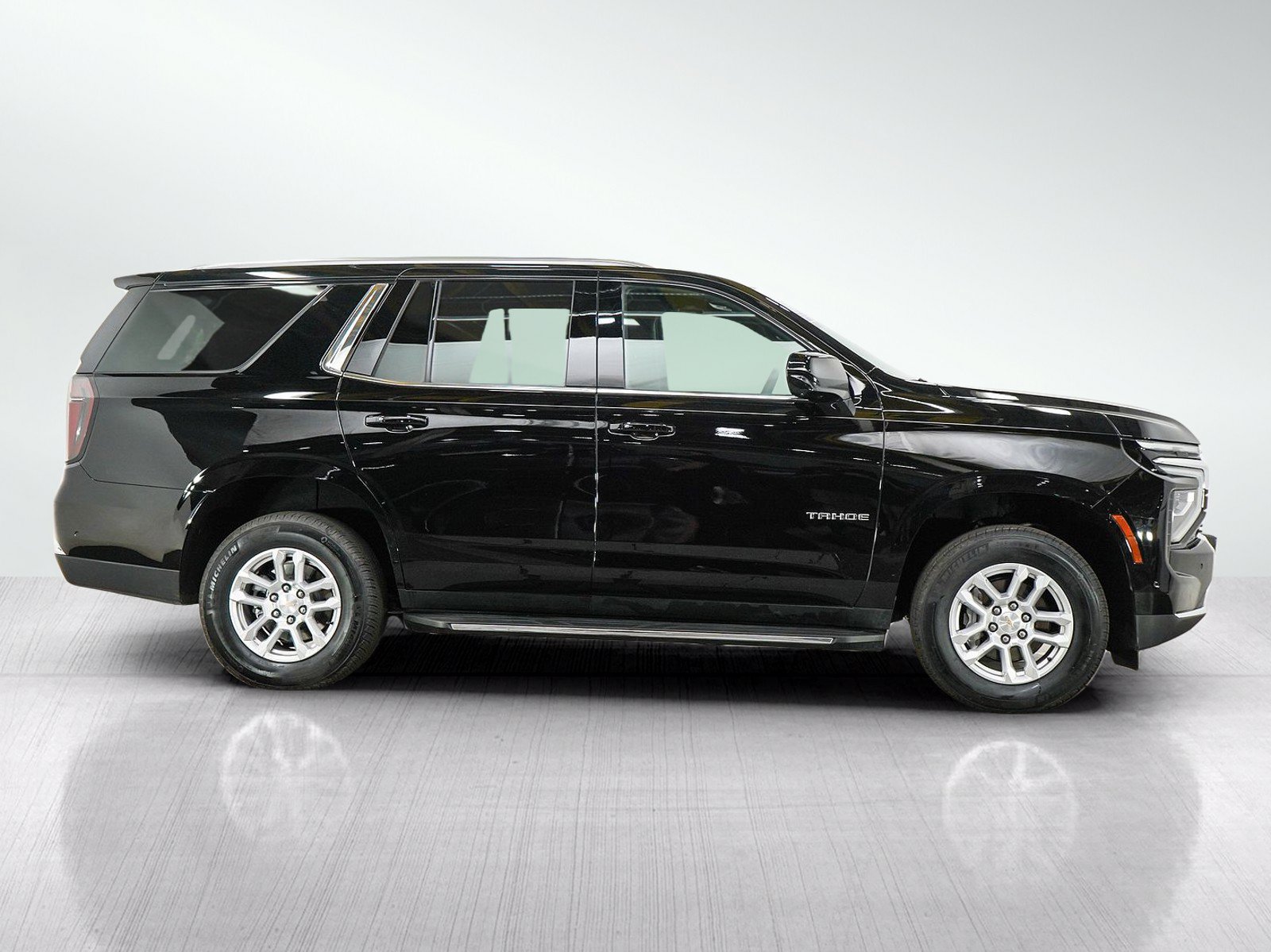 Used 2025 Chevrolet Tahoe LT AWD/4WD image 6