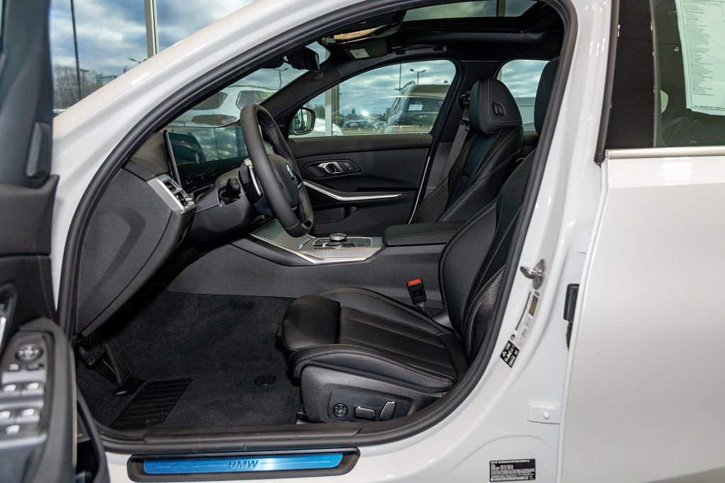 Used 2026 BMW 330i xDrive 330i xDrive w/ Premium Package image 18