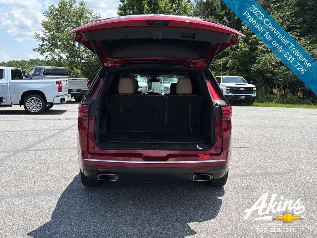 Used 2023 Chevrolet Traverse Premier FWD image 6