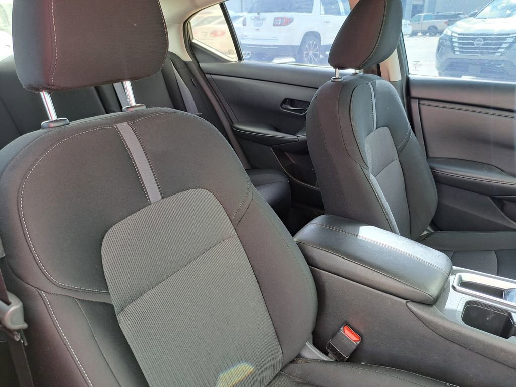 Used 2025 Nissan Sentra SV image 19