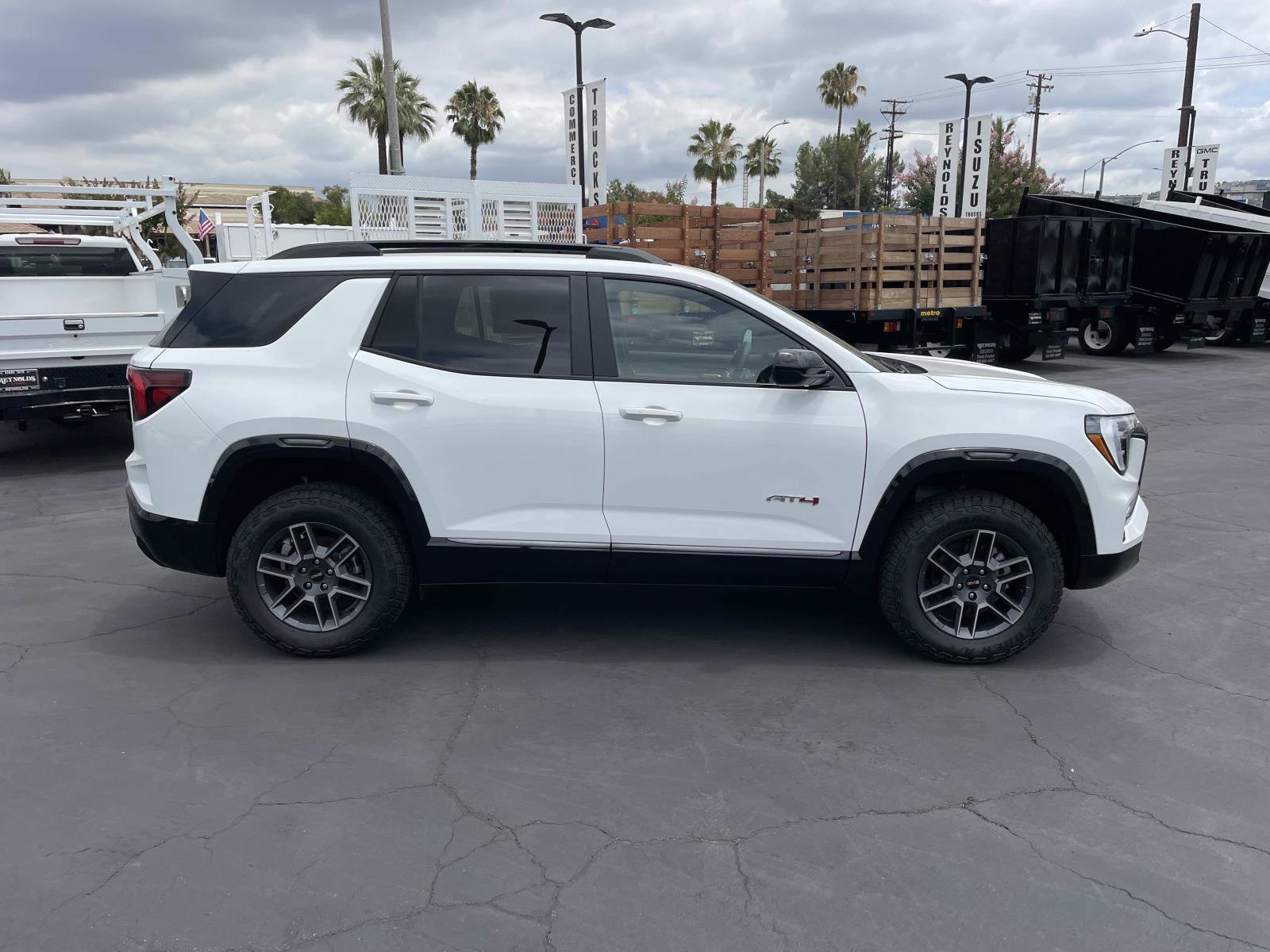 New 2026 GMC Terrain AT4 AWD/4WD image 4