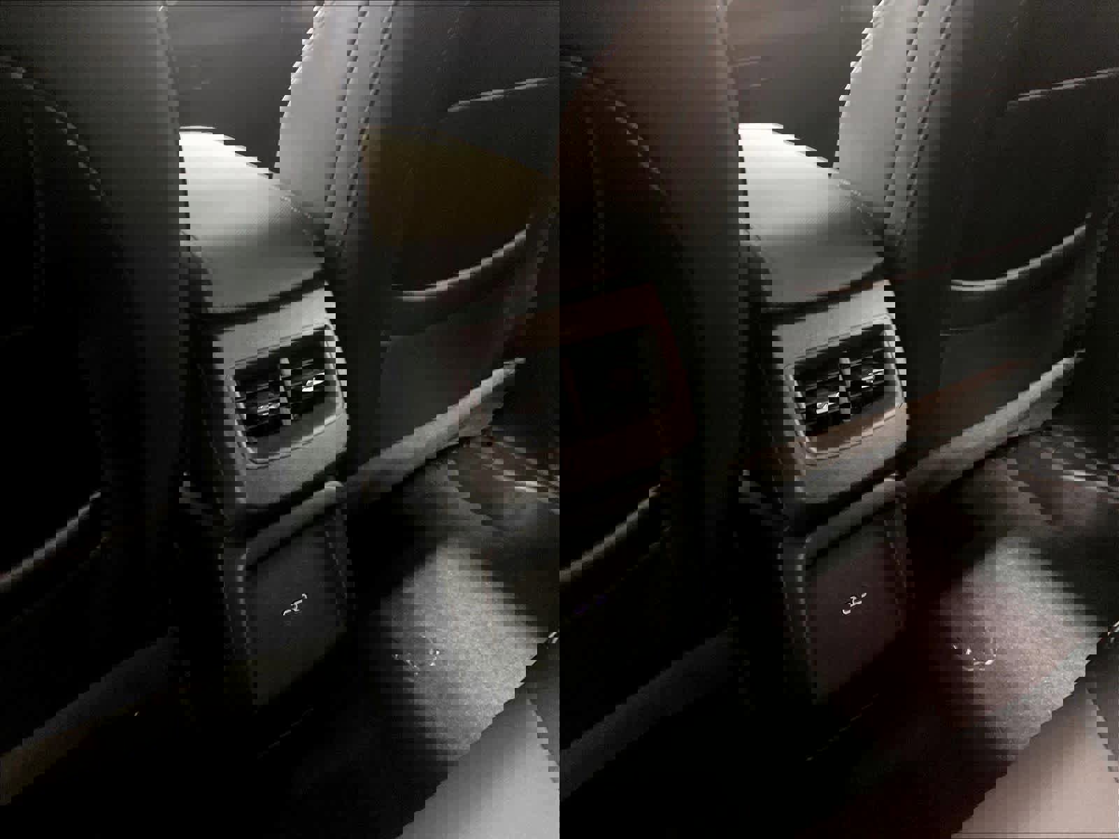 Used 2025 Chevrolet Equinox EV LT w/ Convenience Package image 28