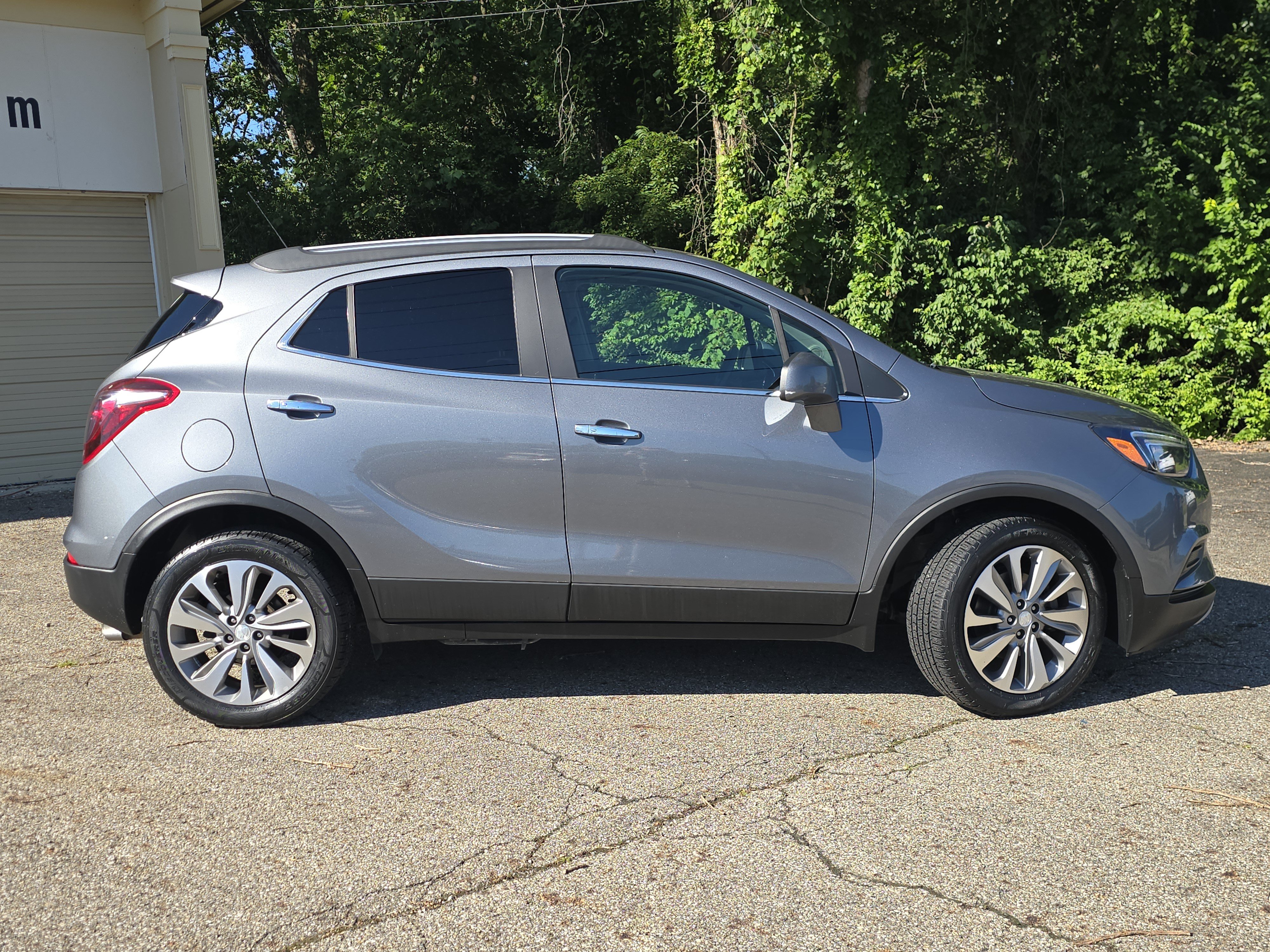 Used 2020 Buick Encore Preferred FWD image 8