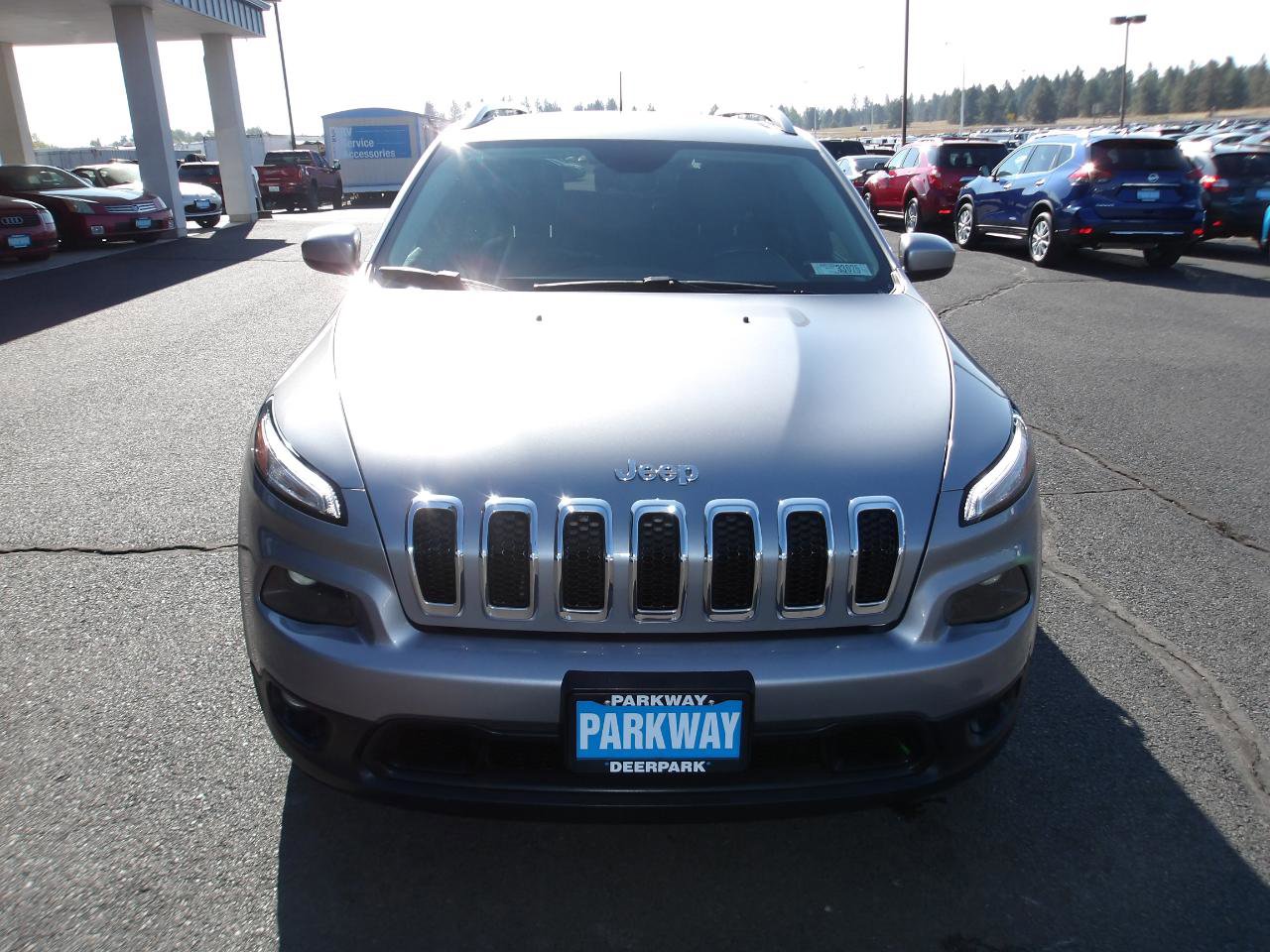 Used 2017 Jeep Cherokee Latitude w/ Comfort/Convenience Group AWD/4WD image 8