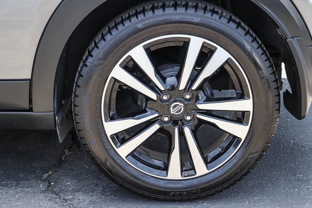 Used 2020 Nissan Kicks SR w/ SR Premium Package FWD image 14