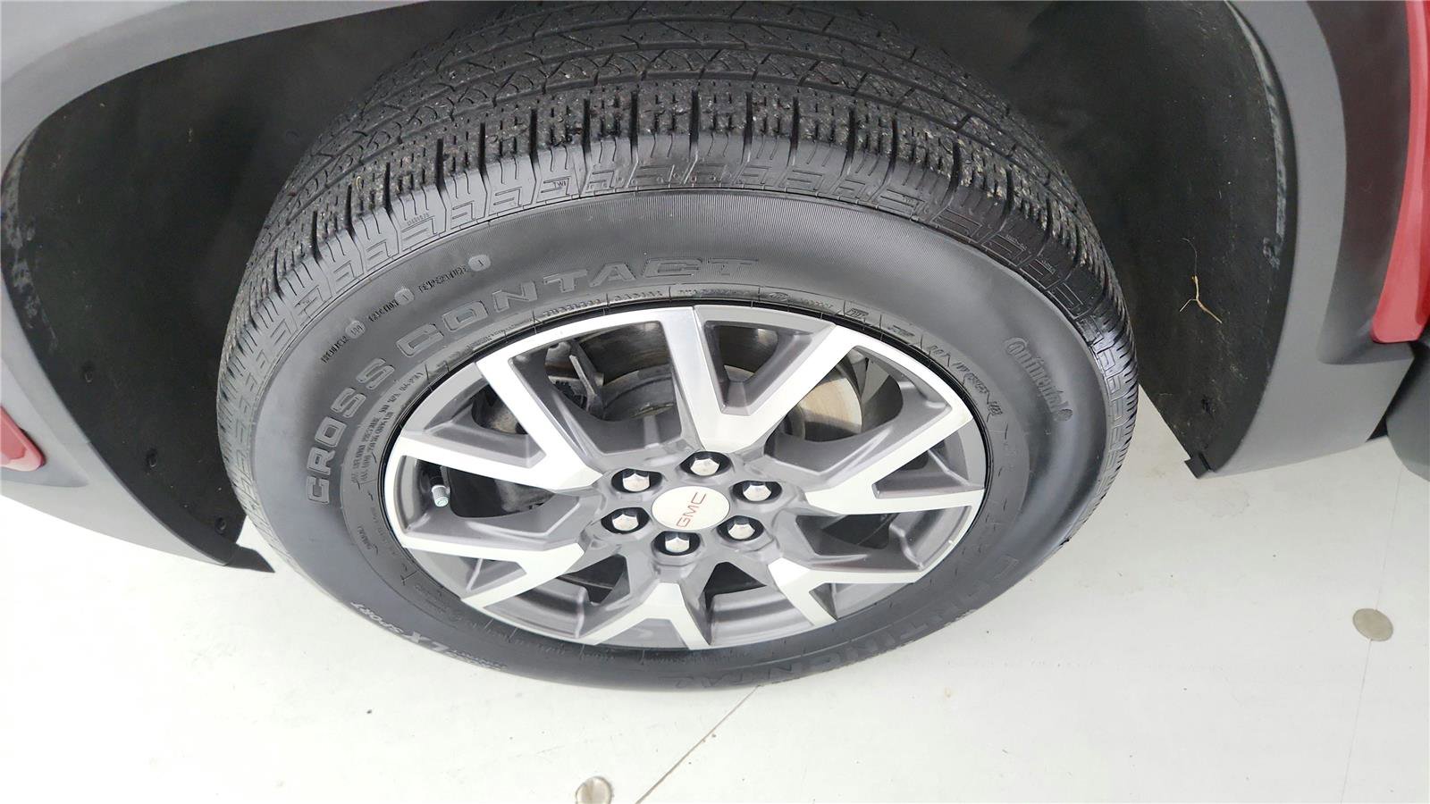 Used 2023 GMC Acadia SLE FWD image 30