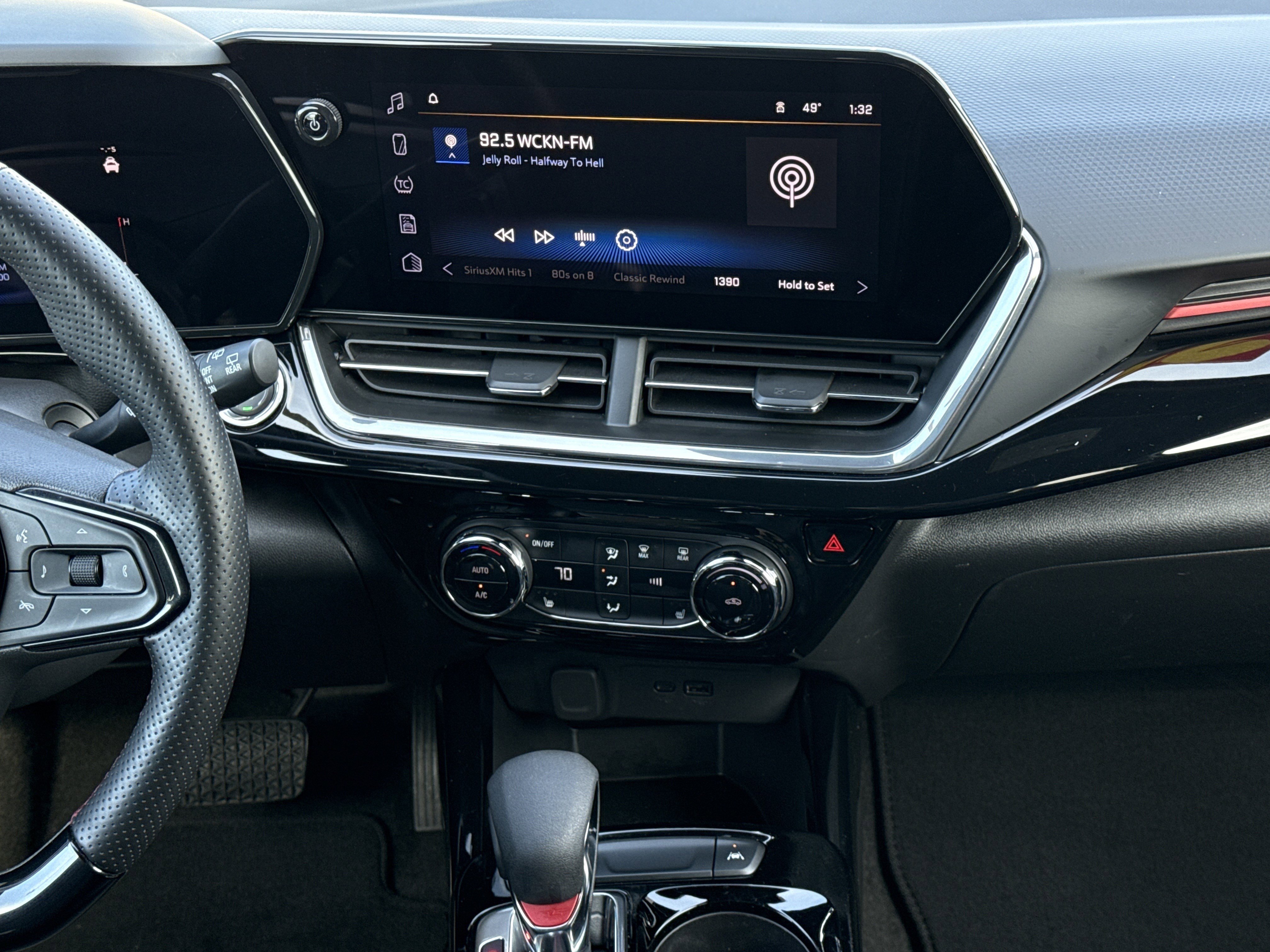 Certified 2025 Chevrolet Trax RS w/ Driver Confidence Package image 34