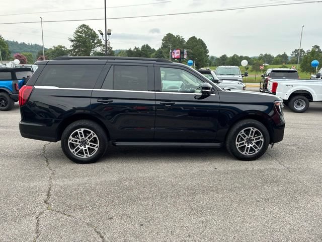 Used 2025 Ford Expedition Active AWD/4WD image 39