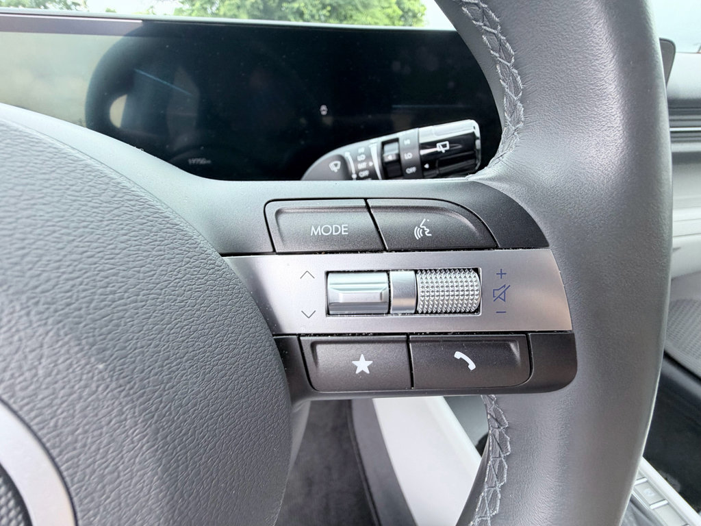 Used 2024 Hyundai Kona SEL FWD image 14