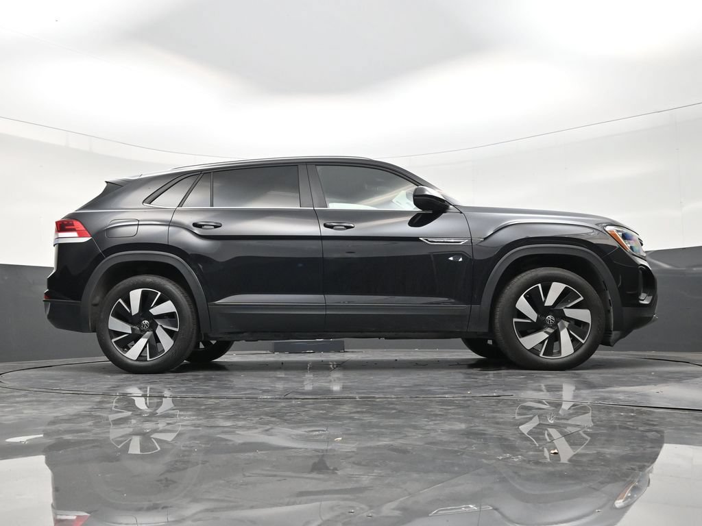 Used 2024 Volkswagen Atlas Cross Sport SE FWD image 25