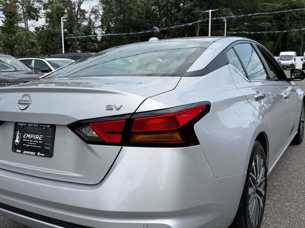 Used 2024 Nissan Altima 2.5 SV FWD image 10