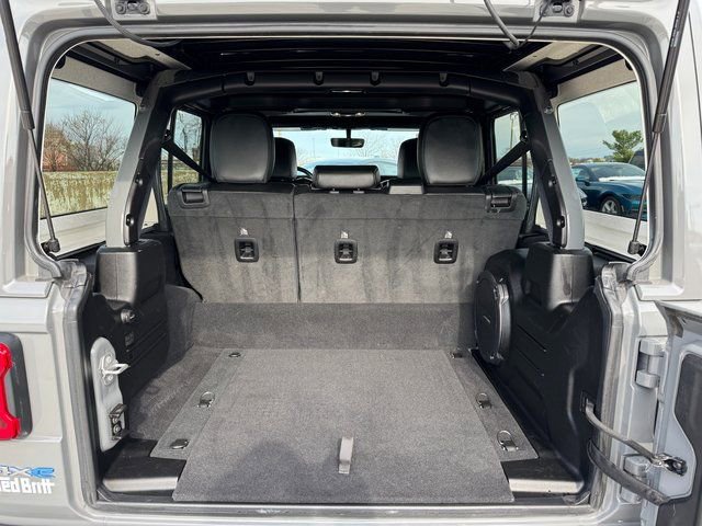 Used 2023 Jeep Wrangler Unlimited Sahara w/ Cold Weather Group image 18