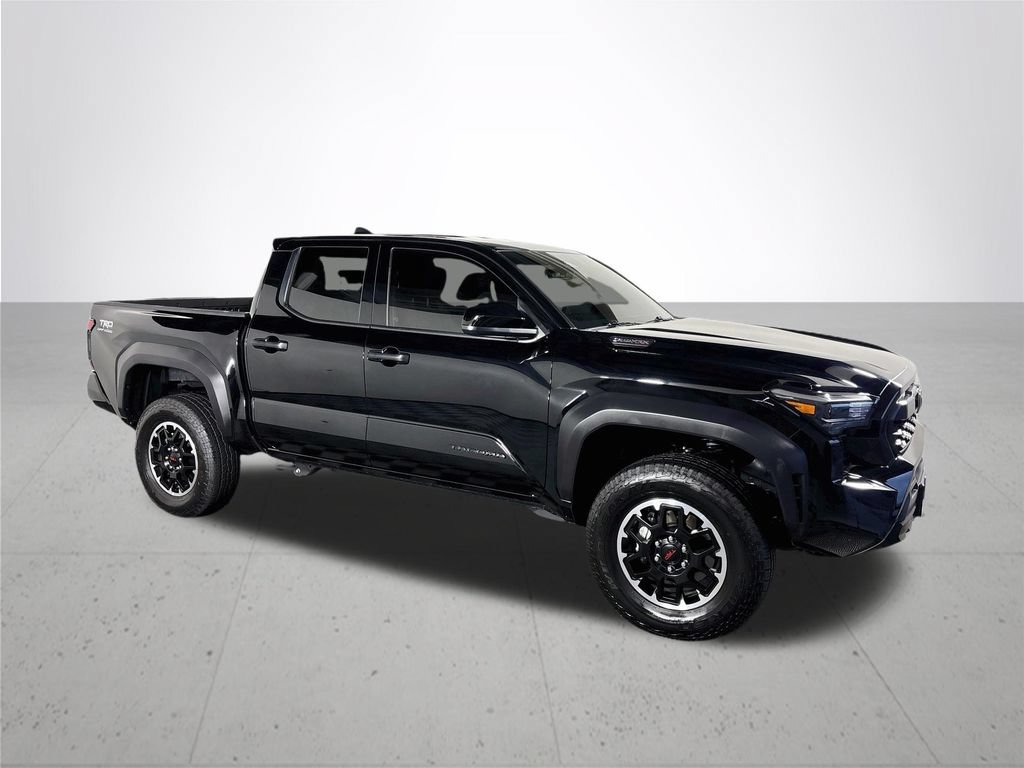 Used 2025 Toyota Tacoma TRD Off-Road AWD/4WD image 4