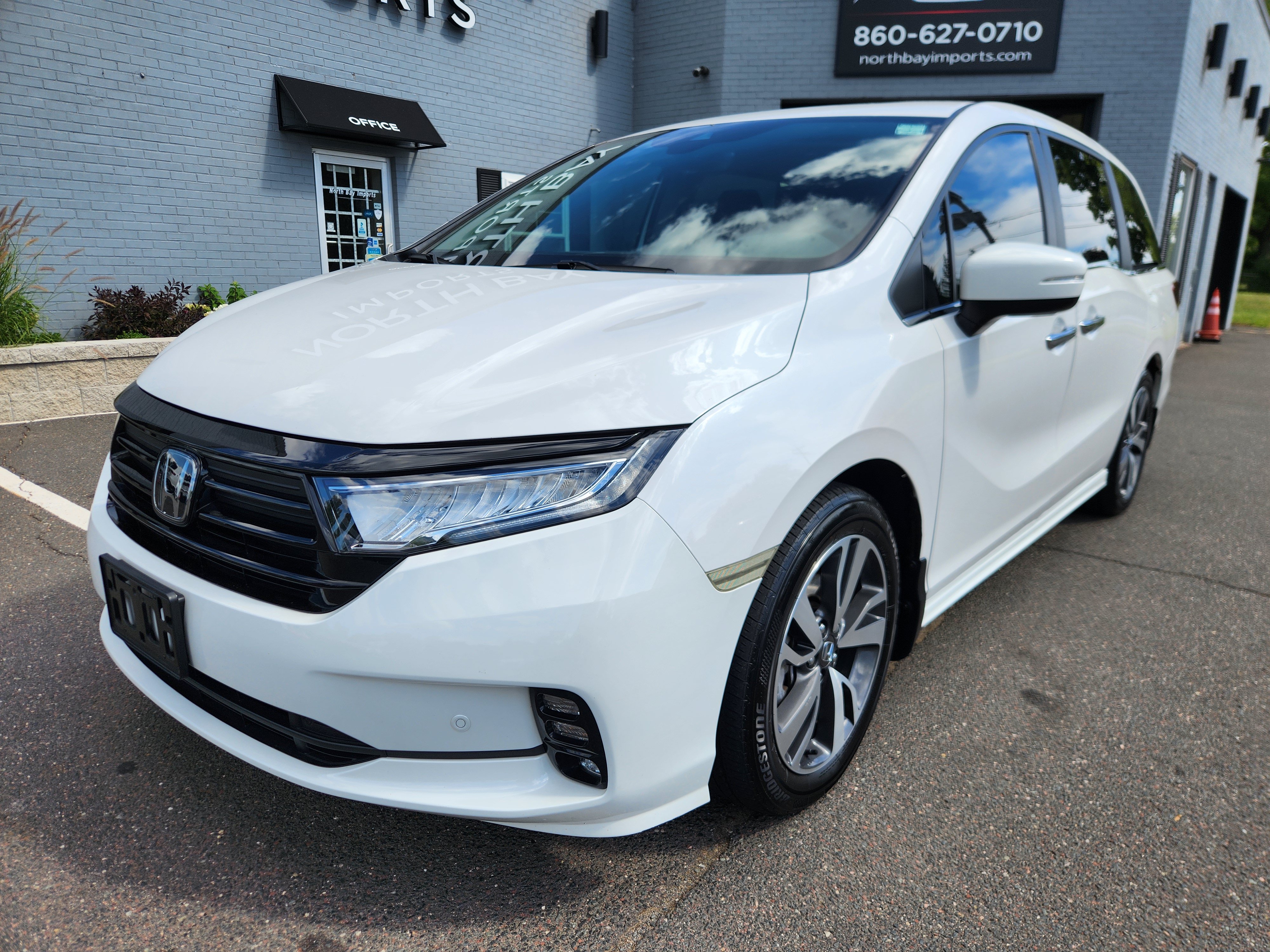 Used 2024 Honda Odyssey Touring image 2