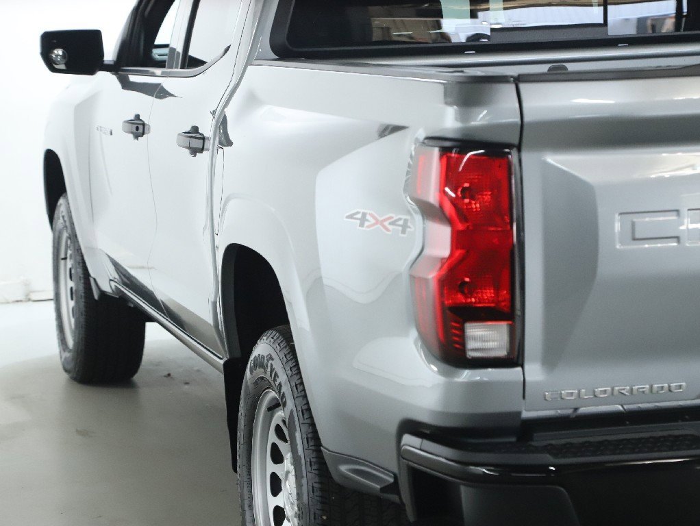 Used 2023 Chevrolet Colorado W/T w/ Safety Package image 40