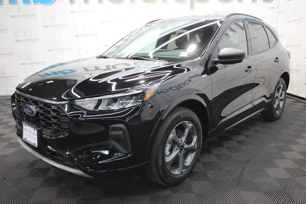 Used 2023 Ford Escape ST-Line w/ Tech Pack #1 AWD/4WD image 1