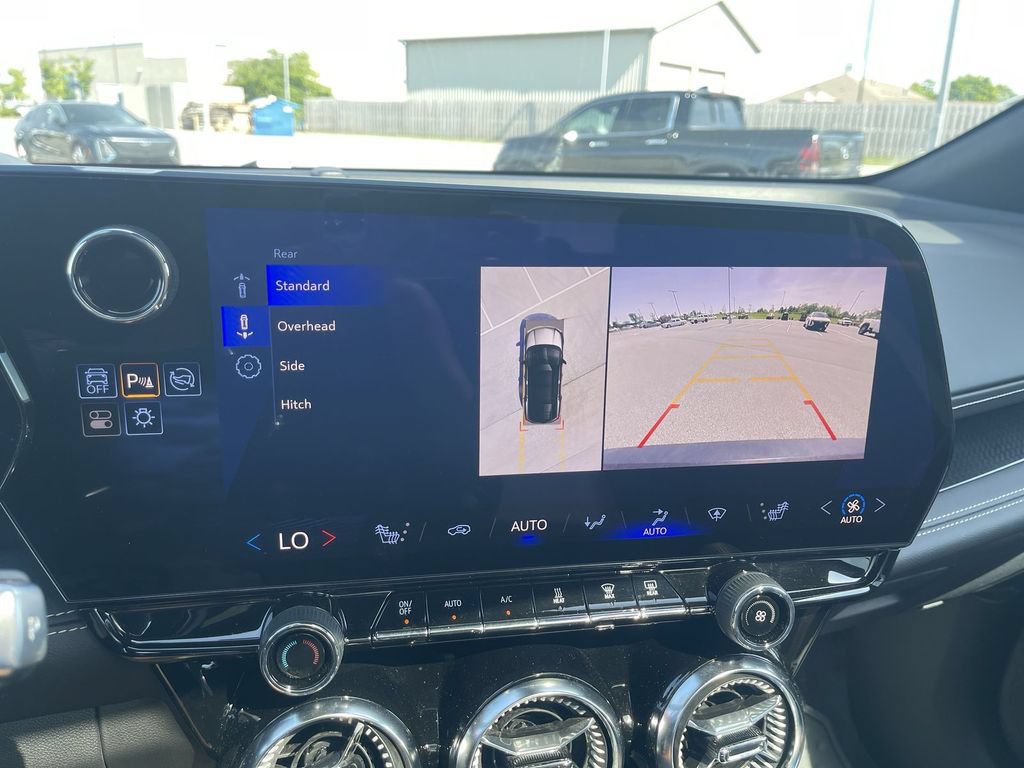 Used 2024 Chevrolet Blazer EV LT AWD/4WD image 19