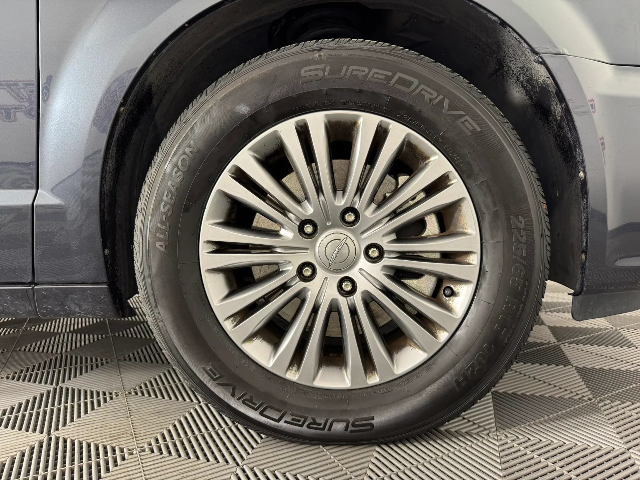 Used 2014 Chrysler Town & Country Touring-L w/ Driver Convenience Group FWD image 42