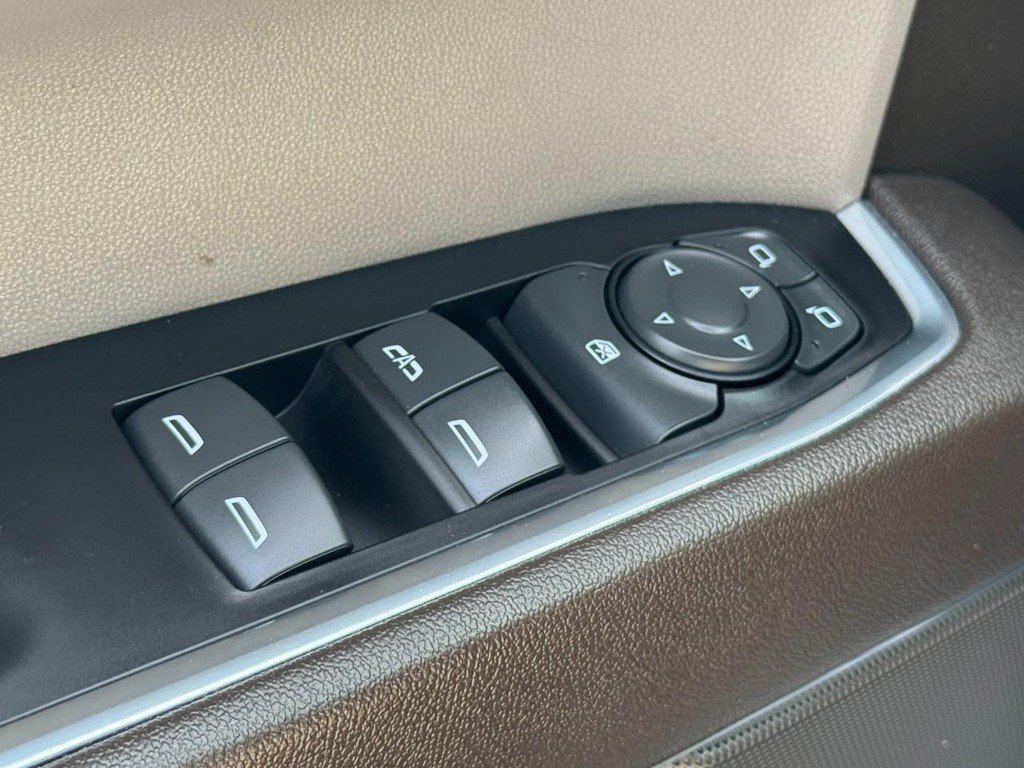 Used 2022 Chevrolet Silverado 1500 LT AWD/4WD image 25