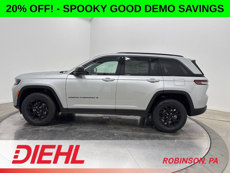 New 2026 Jeep Grand Cherokee Altitude AWD/4WD image 4